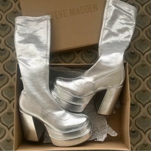 Steve Madden CYPRESS Knee High Platform Metallic SILVER Boots Sz. 9.5